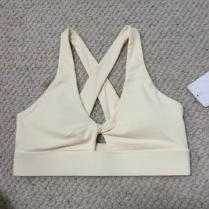 Fabletics oasis twist sports bra